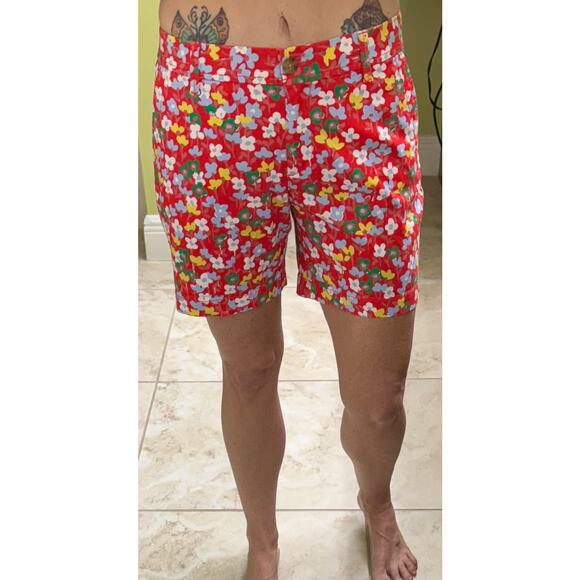 Talbots Girlfriend Chino Shorts red Floral Print Size 2 petite Cottage core - Picture 3 of 6